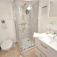 Twin Room with Air-Conditioning