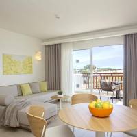 Premium One-Bedroom Apartment with Sea View (2 Adults + 2 Children)