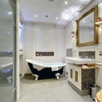 Four-Bedroom Apartment with One Bathroom