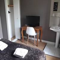 Double Room with Private Shower and Toilet on the Landing