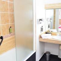 Classic Double Room with Bath in Skipper Building