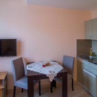 Studio (2 Adults)
