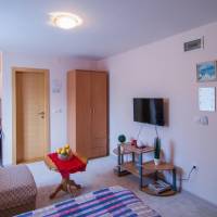 Studio (3 Adults)