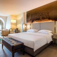 Junior Suite with City View