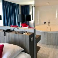 Suite with Hot Tub