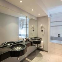 Family Suite (2 Adults + 2 Children)