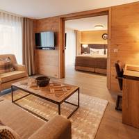 Signature Suite