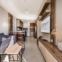 One-Bedroom Apartment with City View