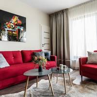 Deluxe One-Bedroom Apartment with Balcony and River View 2/25