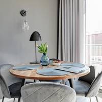 Luxury One-Bedroom Apartment A64