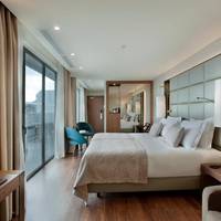 Twin Executive Sea View