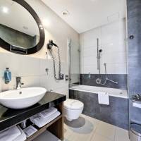 Lux Twin Room
