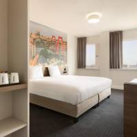 Corner King Room