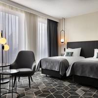 Standard Twin Room with View 