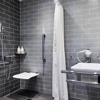 King Room - Mobility Access with Roll-In Shower