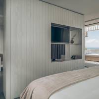 Honeymoon Suite