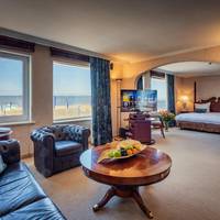 One-Bedroom Van Oranje Suite with Sea View