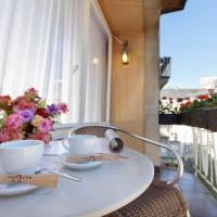 Deluxe Two-Bedroom Apartment with Balcony