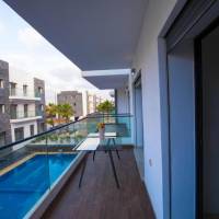 Apartment with Pool View 