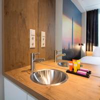 Small Double Room (Including free parking)