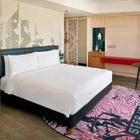 Deluxe King Bed Pool View
