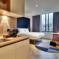 Studio Suite Queen Bed Parliament View