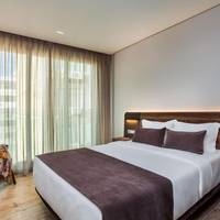 Deluxe (King Bed) City View
