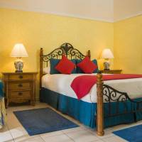 Queen Deluxe Room