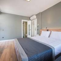 Double Room with Balcony (3 Adults)