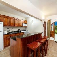 Lower Jungle House 