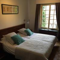 Twin Room with Shared Toilet