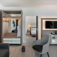 Panoramic Grand Suite