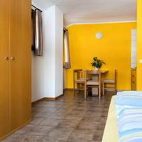 Studio (2 Adults)