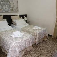 Standard Twin Room with Private External Bathroom