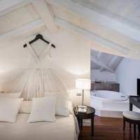 Executive Suite - Split Level