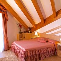 Junior Suite Deluxe with Spa access
