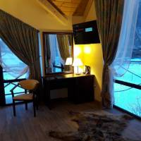 Suite with Mountain View