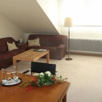 Family Room with Balcony (3 People)