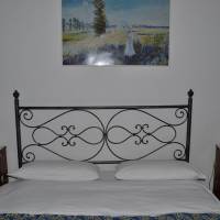 Triple Room with Shared Bathroom