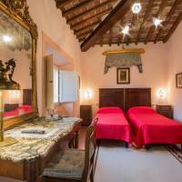 Twin Room with Private Bathroom