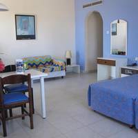 Family Studio (2 Adults + 1 Child)