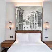 Queen Room with Souq View