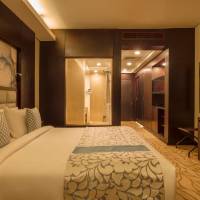 Deluxe Pool View Room - King Bed