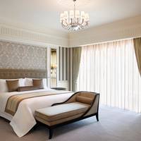 Diplomat King Suite