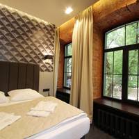 Standard Queen Room
