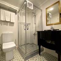 Deluxe Studio