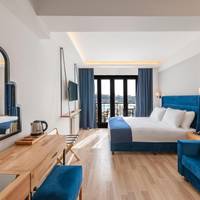 Deluxe Triple Room with Sea View