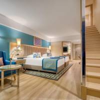 Suite with Pool View