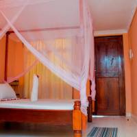 Quadruple Room with Private Bathroom