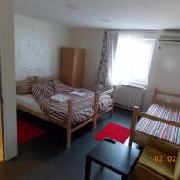 Standard Triple Room with Private Bathroom